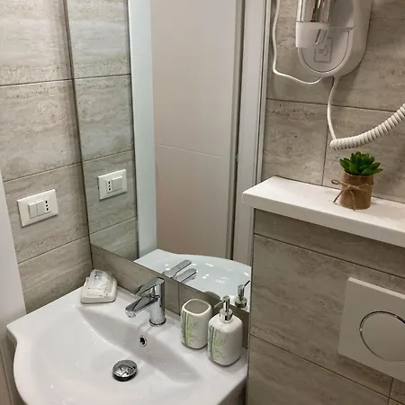 - Indipendenza 36 Apartment *